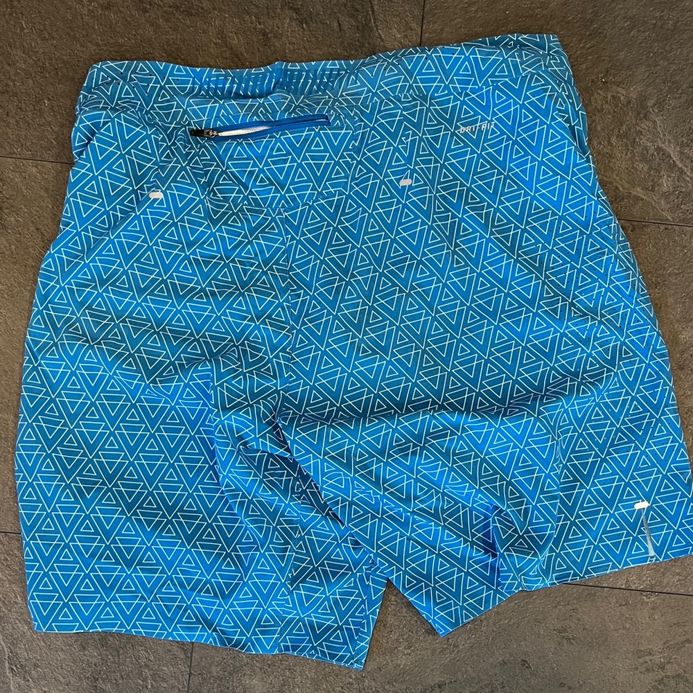 Nike Running Blue Triangle Pattern Shorts - Picture 3 of 3